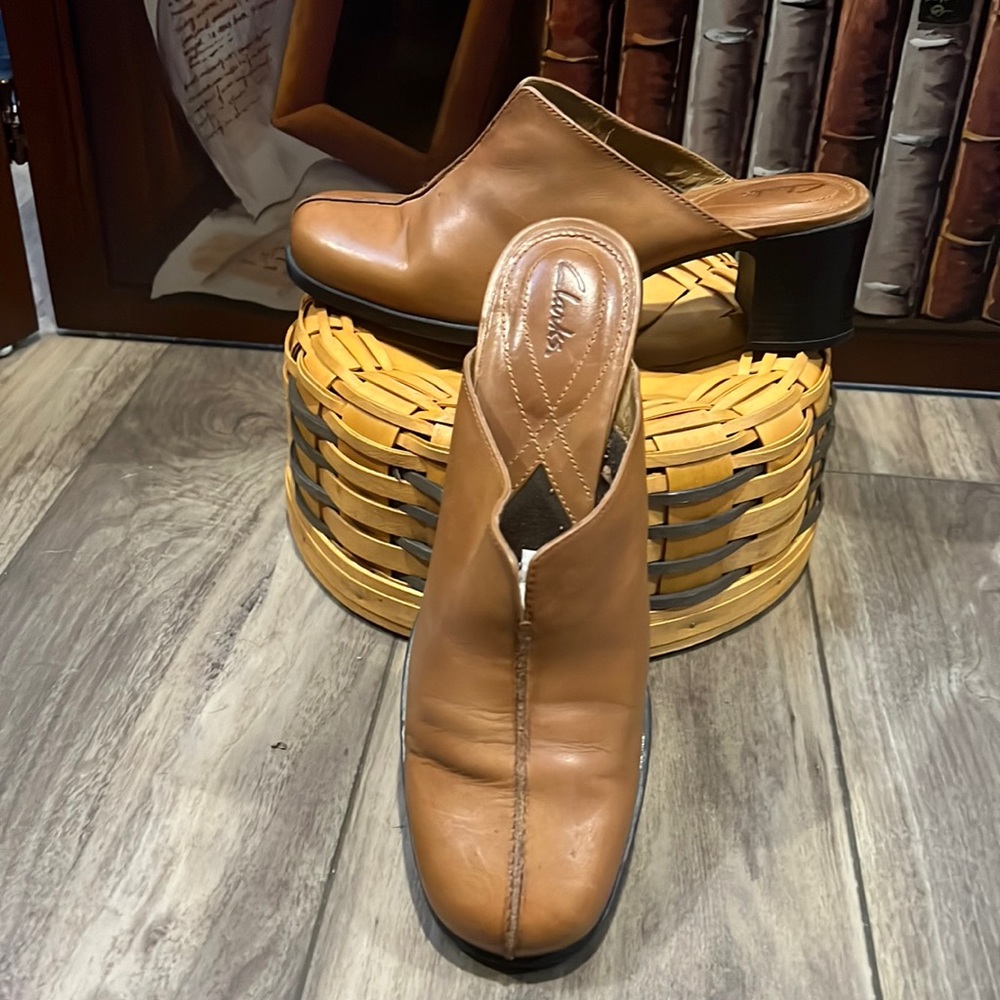 Women’s Clark Slide-On Heeled Leather Shoes Size 8 Brown